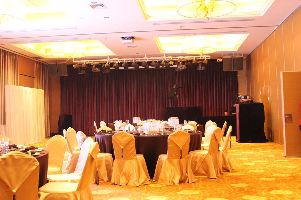 Yinchuan Vintage Hill Hotels & Resorts Екстериор снимка